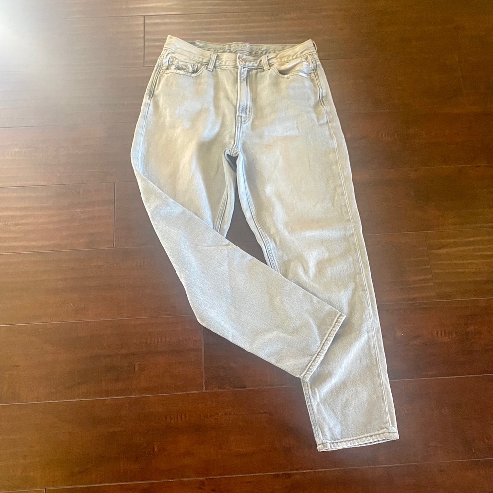 American eagle mom jeans